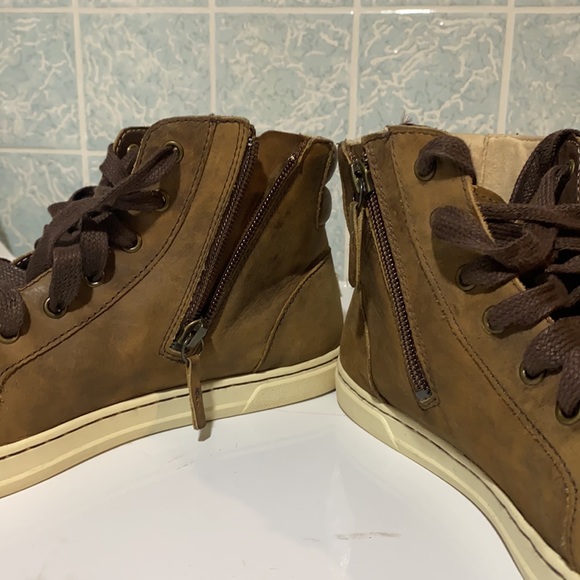Ugg leather sneakers rustic brown w/ working zip - Picture 8 of 9